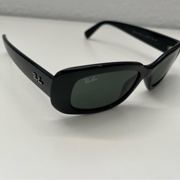 Sold on Depop - Ray-Ban RB4122 Black Rectangular Sunglasses w Green Lenses - Picture 4 of 11